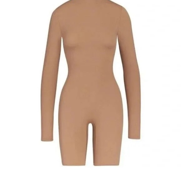 Skims all in one mid thigh zip up back onesie - Picture 2 of 2